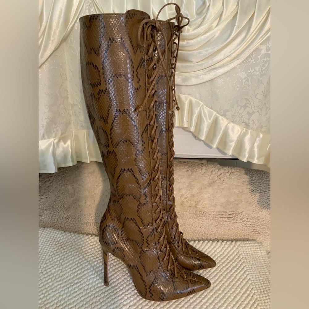 SCHUTZ - Picture 7 of 12
